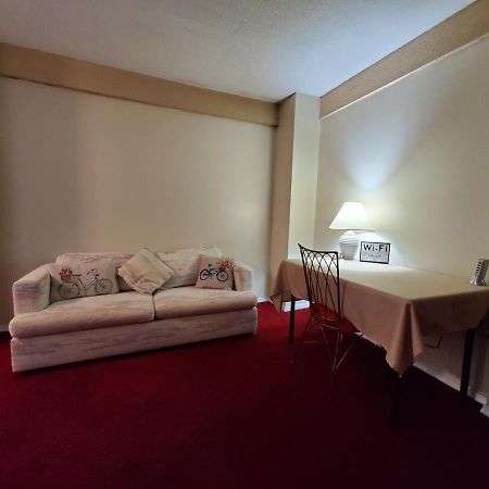 6 Minutes From The Falls! Spacious 2Nd Floor Apartment Sleeps 5 Niagara Falls Exterior foto